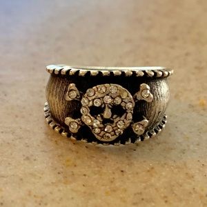 Awesome crystal skull ring!